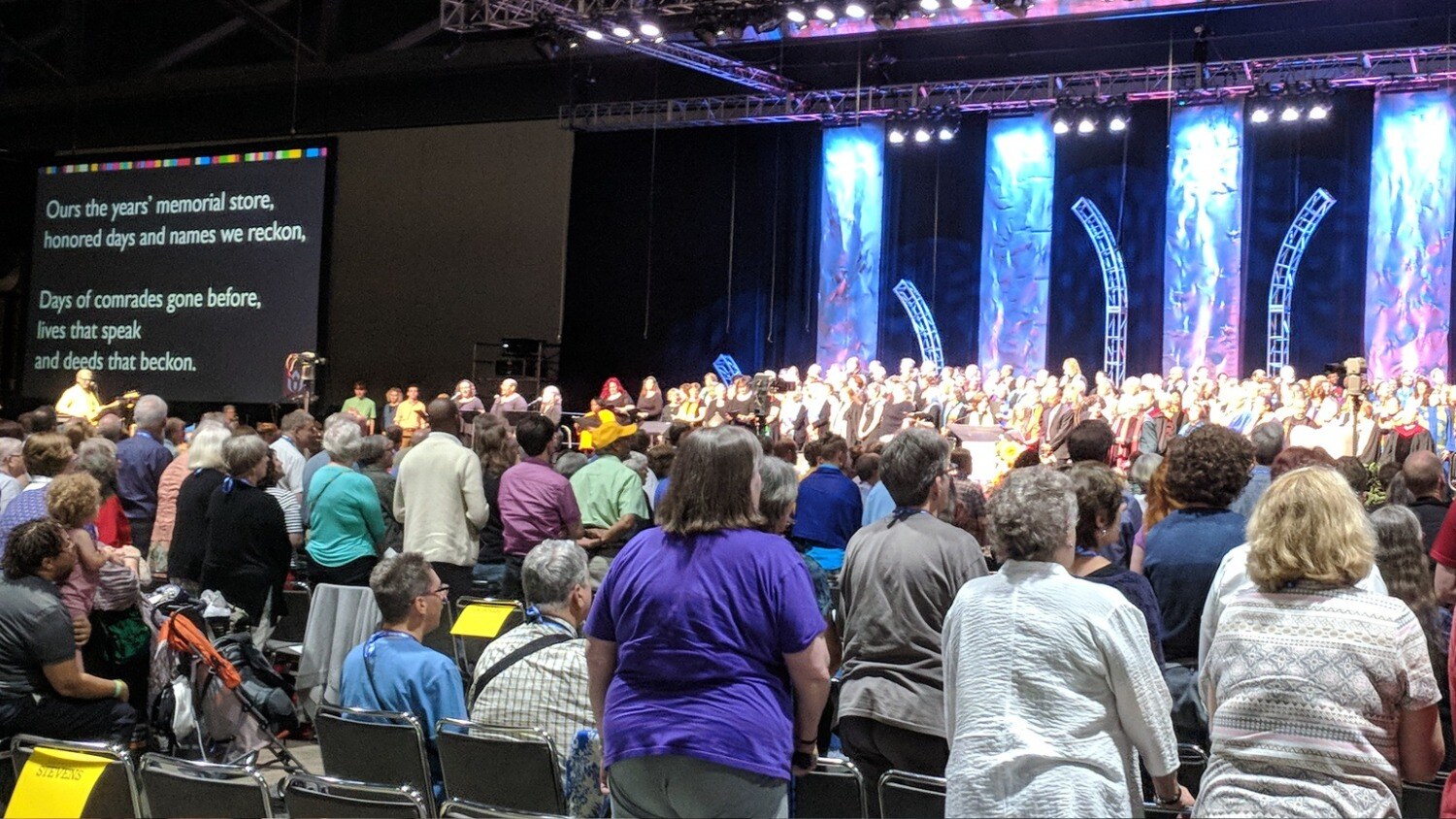 thousands of UUs gather for Sunday morning worship at General Assembly in Kansas City, MO